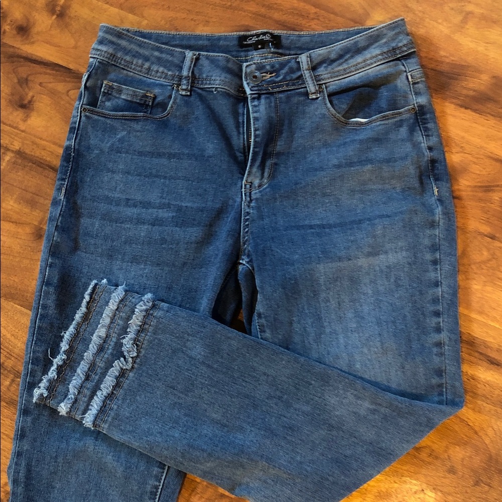 Charlie B Medium Blue Frayed Hem Ankle Leg Denim Jean. Size 6